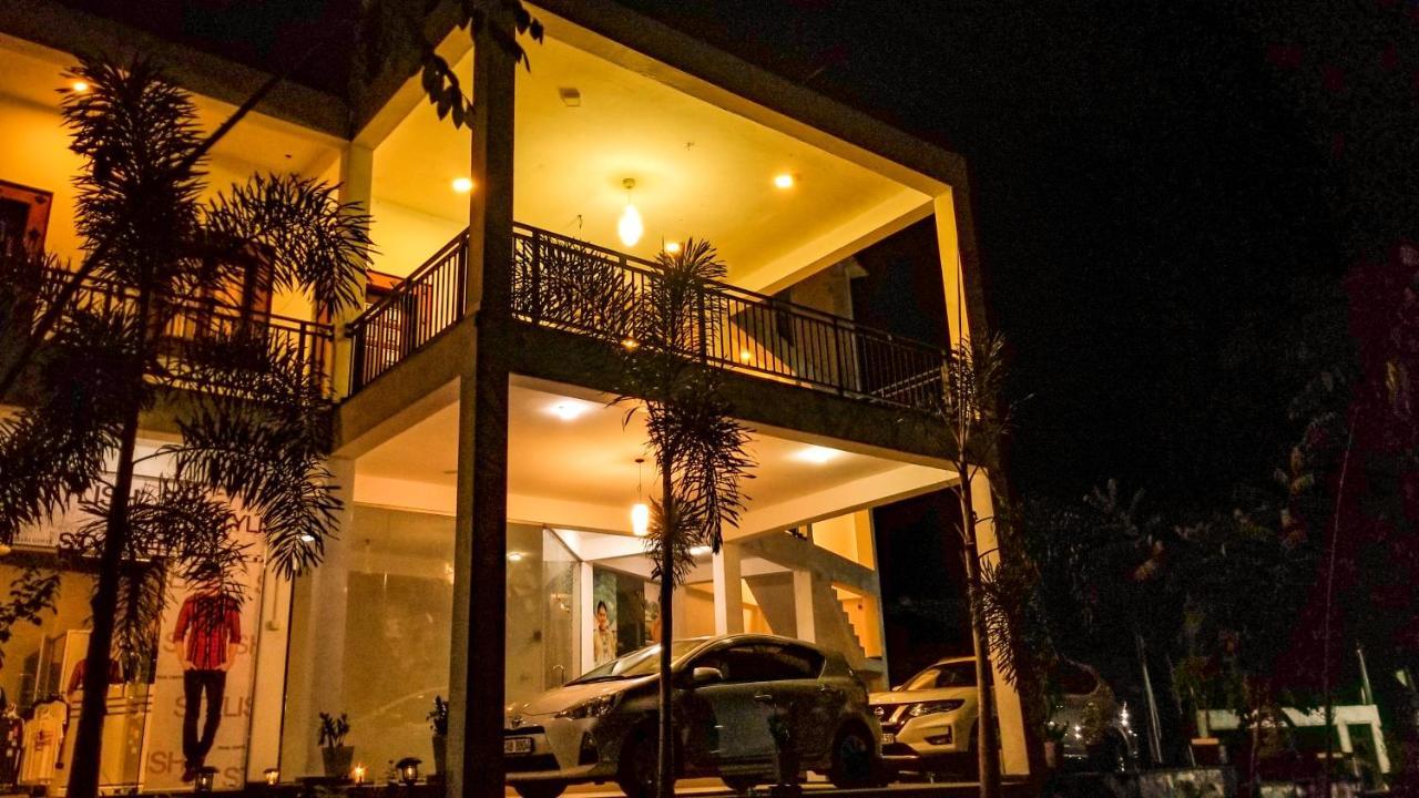 Akoya Pearl Hotell Ratnapura Eksteriør bilde