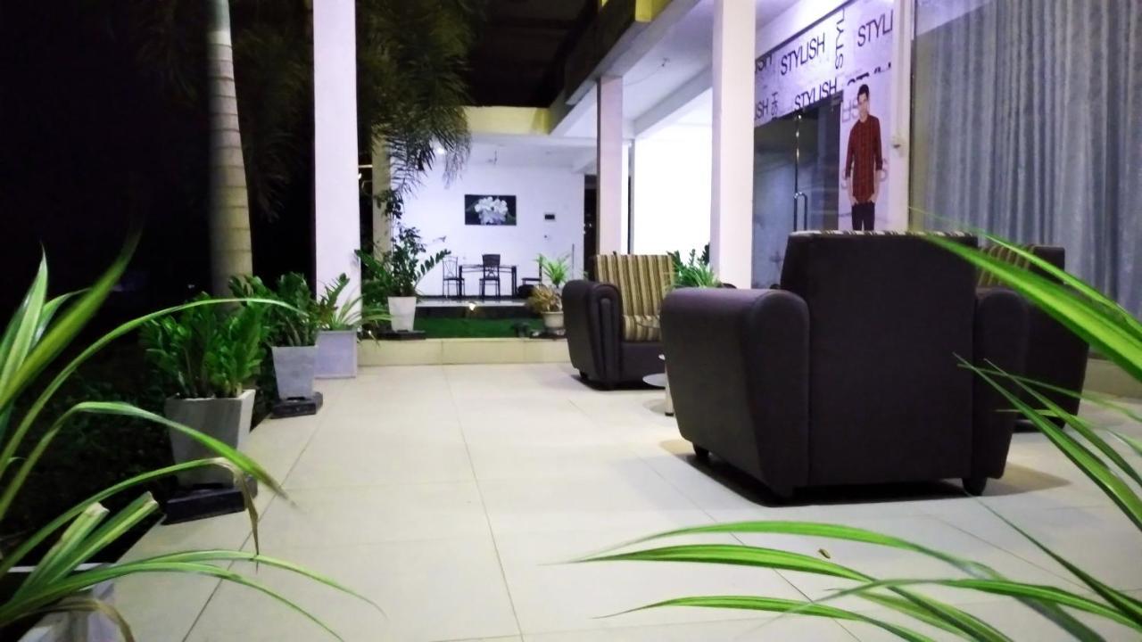 Akoya Pearl Hotell Ratnapura Eksteriør bilde