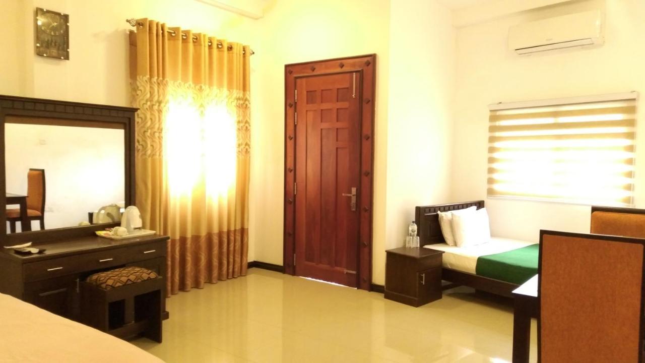 Akoya Pearl Hotell Ratnapura Eksteriør bilde